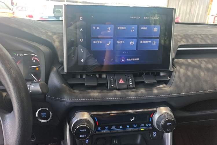 Used Toyota RAV4 2022 2.0L CVT Two-Wheel Drive Fashion Edition Audio And AC Panel