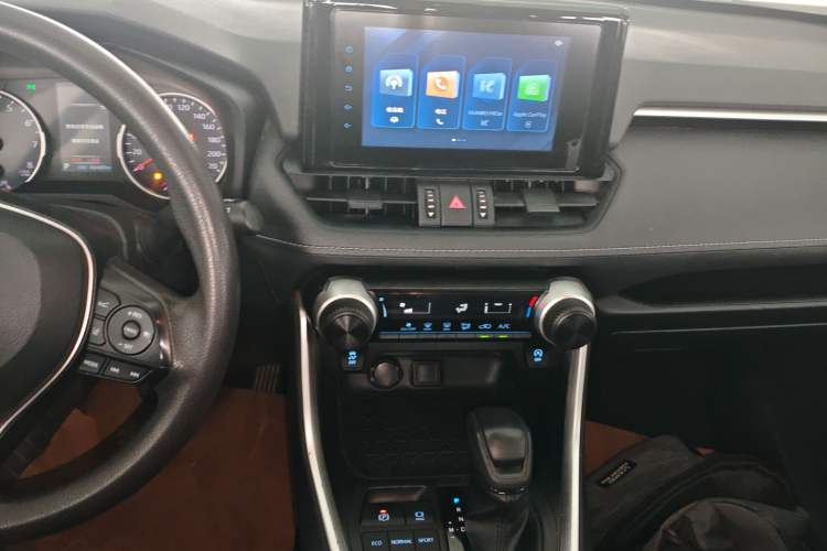 Used Toyota RAV4 2022 2.0L CVT Two-Wheel Drive Urban Edition Audio And AC Panel