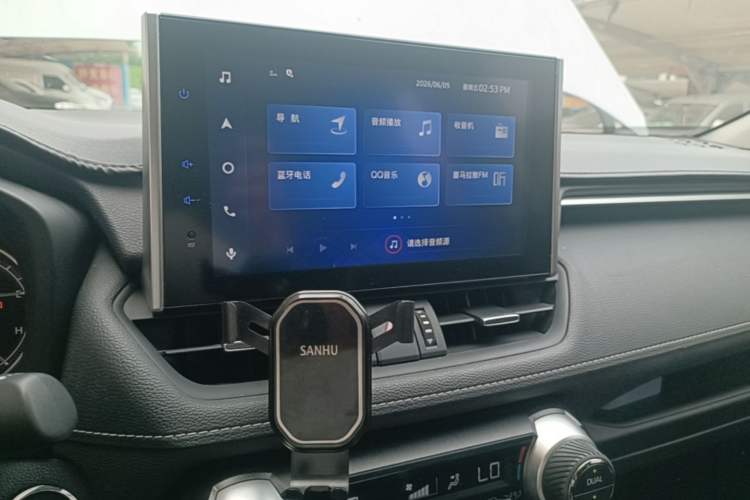 Used Toyota RAV4 2022 2.0L CVT Two-Wheel Drive Fashion Plus Edition Audio And AC Panel