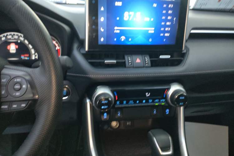 Used Toyota RAV4 2022 2.0L CVT Two-Wheel Drive Prestige Edition Audio And AC Panel