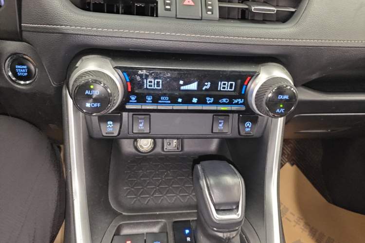 Used Toyota RAV4 2022 2.0L CVT Two-Wheel Drive Fashion Plus Edition Audio And AC Panel