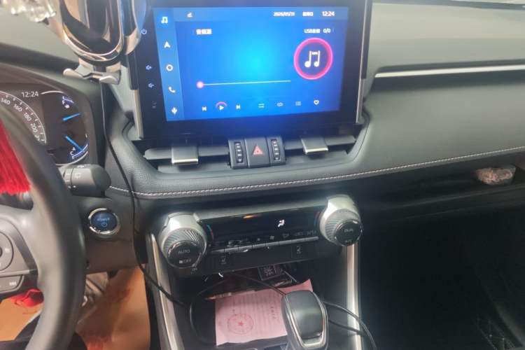 Used Toyota RAV4 2022 Dual-Engine 2.5L E-CVT Four-Wheel Drive Elite Plus Edition Audio And AC Panel