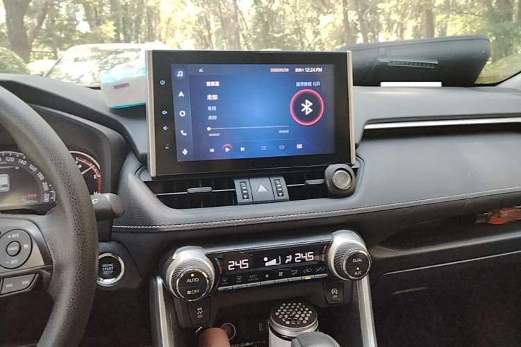 Used Toyota RAV4 2022 2.0L CVT Two-Wheel Drive Fashion Edition Audio And AC Panel