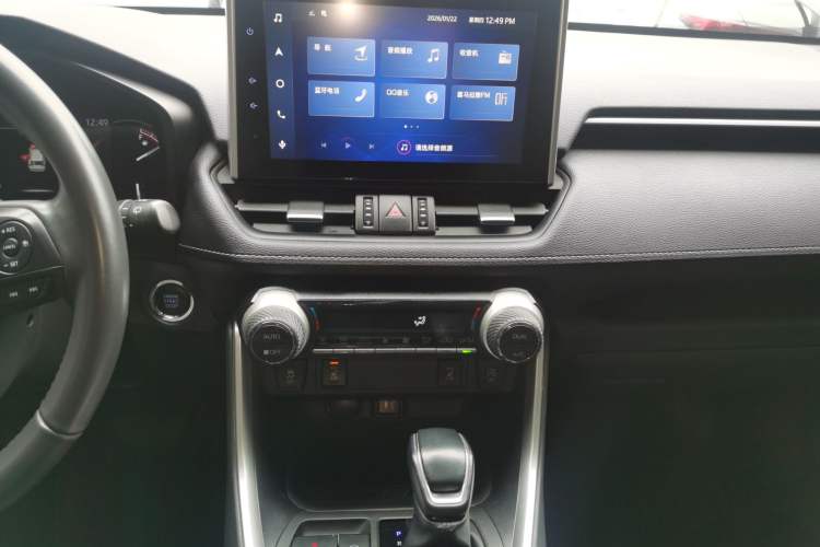 Used Toyota RAV4 2022 2.0L CVT Two-Wheel Drive Fashion Plus Edition Audio And AC Panel