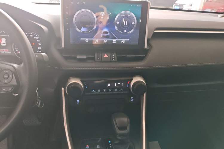 Used Toyota RAV4 2022 2.0L CVT Two-Wheel Drive Urban Edition Audio And AC Panel