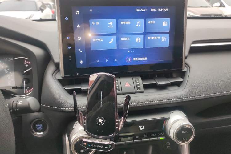 Used Toyota RAV4 2022 2.0L CVT 4x4 Fashion Edition Audio And AC Panel