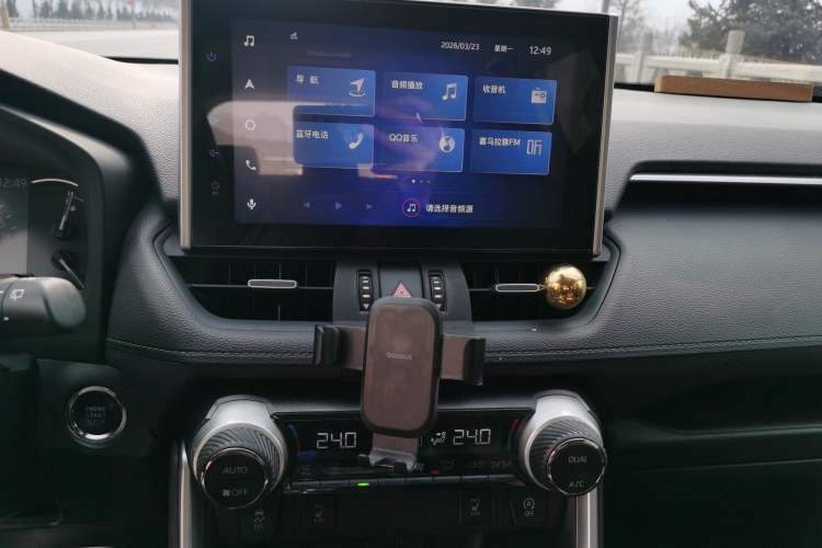 Used Toyota RAV4 2022 2.0L CVT Four-Wheel Drive Premium Edition Audio And AC Panel
