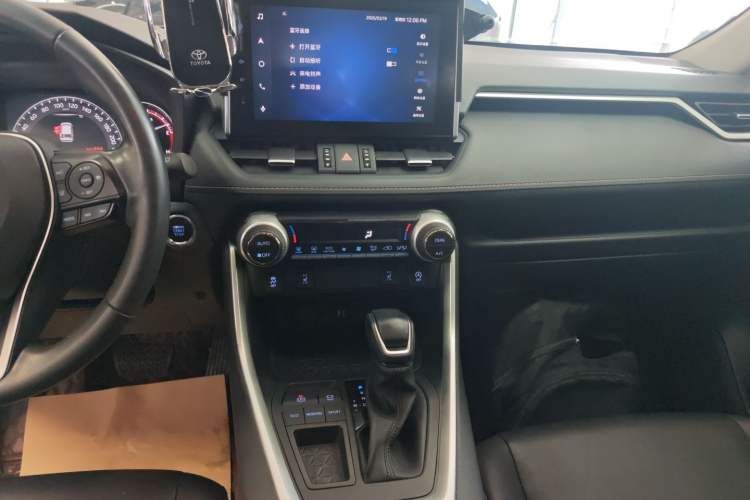 Used Toyota RAV4 2022 2.0L CVT Two-Wheel Drive Fashion Plus Edition Audio And AC Panel