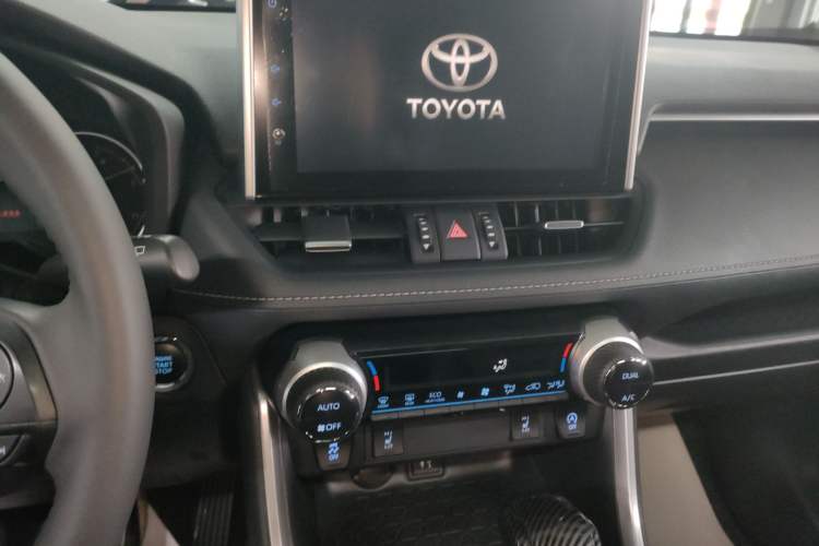 Used Toyota RAV4 2022 2.0L CVT Two-Wheel Drive Fashion Plus Edition Audio And AC Panel