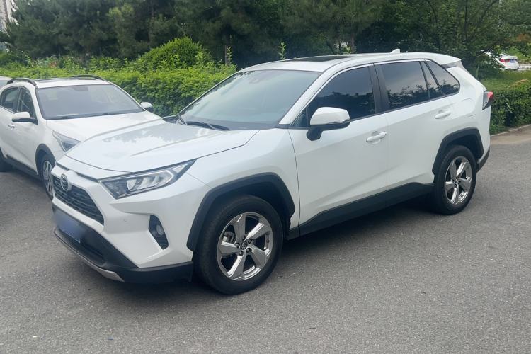 Used Toyota RAV4 2022 2.0L CVT Two-Wheel Drive Fashion Plus Edition Guazi used car, China used car export, Used car for sale, Used  cars, Cheapest cars for sale