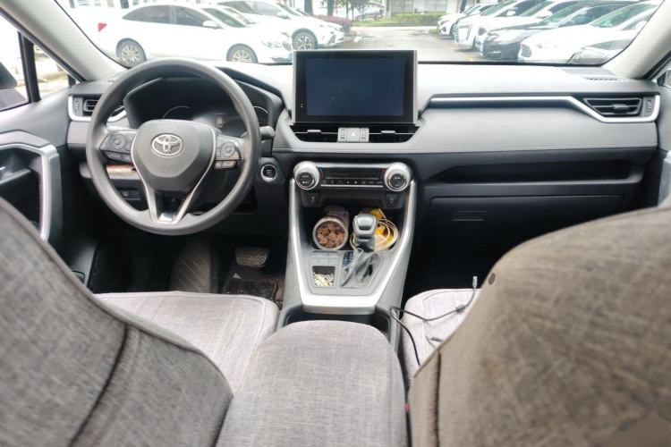 Used Toyota RAV4 2022 2.0L CVT Two-Wheel Drive Fashion Edition Center Console