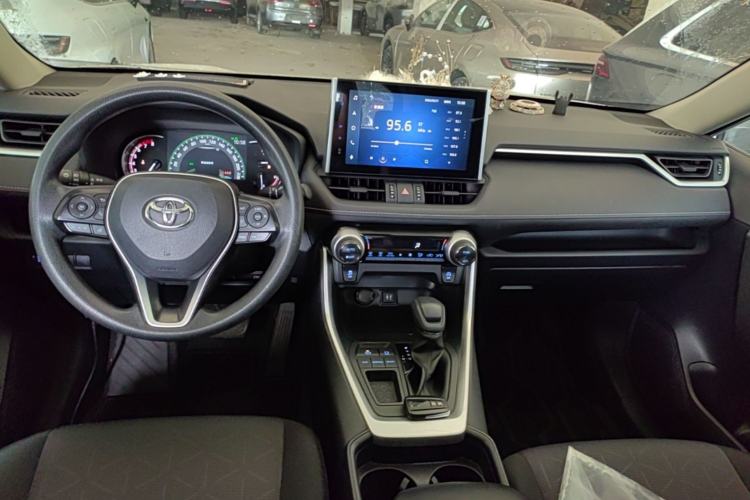 Used Toyota RAV4 2022 2.0L CVT Two-Wheel Drive Fashion Edition Center Console