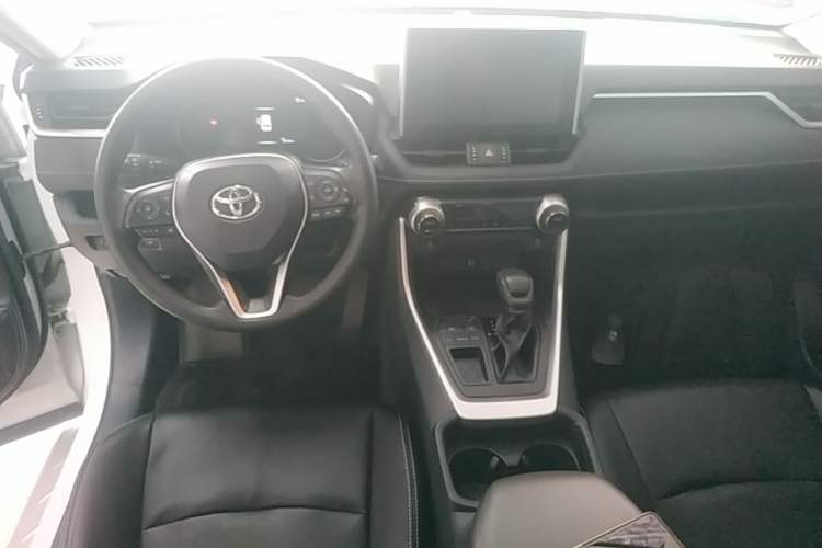 Used Toyota RAV4 2022 2.0L CVT Two-Wheel Drive Fashion Edition Center Console