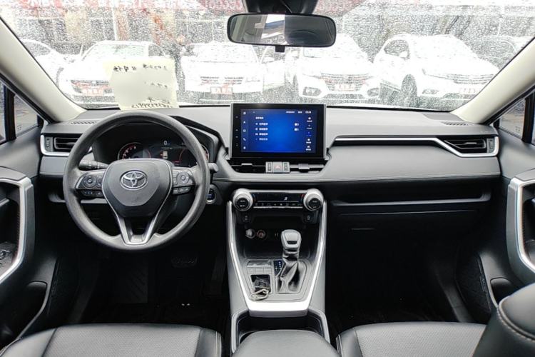 Used Toyota RAV4 2022 2.0L CVT Two-Wheel Drive Fashion Edition Center Console