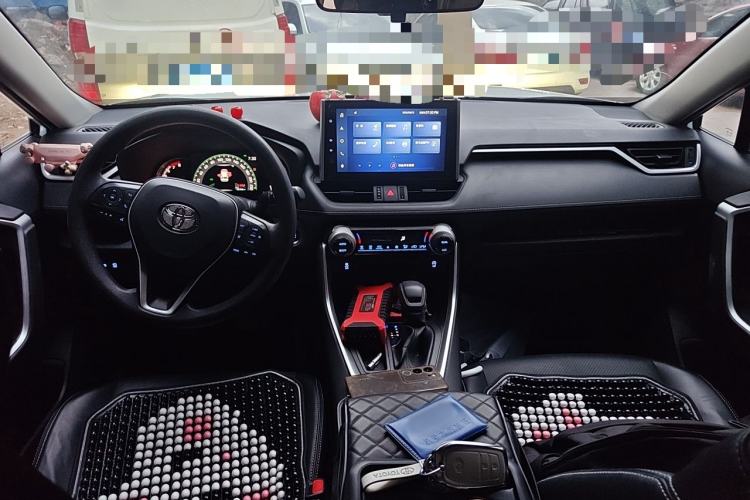 Used Toyota RAV4 2022 2.0L CVT Two-Wheel Drive Fashion Edition Center Console