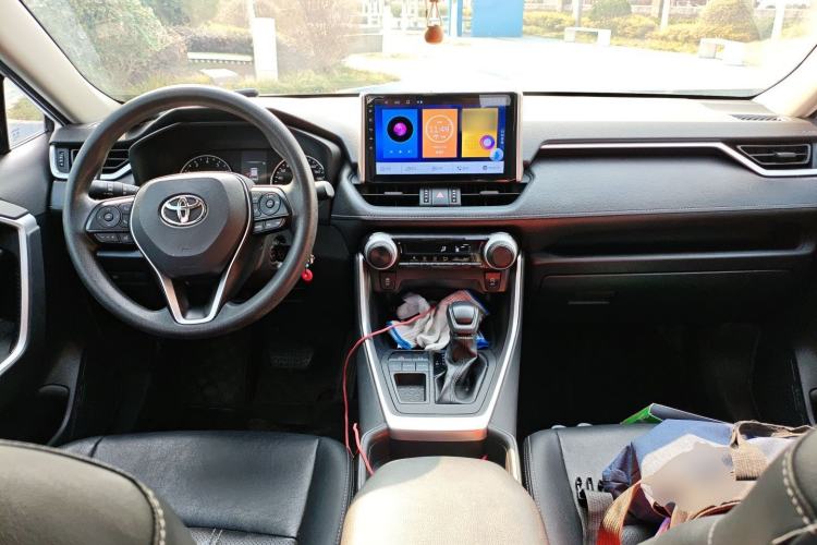 Used Toyota RAV4 2022 2.0L CVT Two-Wheel Drive Urban Edition Center Console