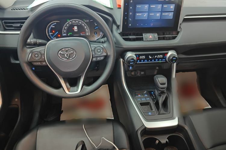Used Toyota RAV4 2022 Dual-Engine 2.5L E-CVT Two-Wheel Drive Elite Edition Center Console