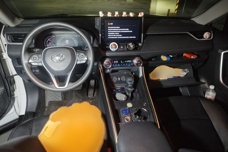 Used Toyota RAV4 2022 Dual-Engine 2.5L E-CVT Two-Wheel Drive Elite Edition Center Console