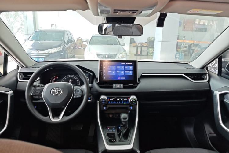 Used Toyota RAV4 2022 2.0L CVT Two-Wheel Drive Fashion Edition Center Console