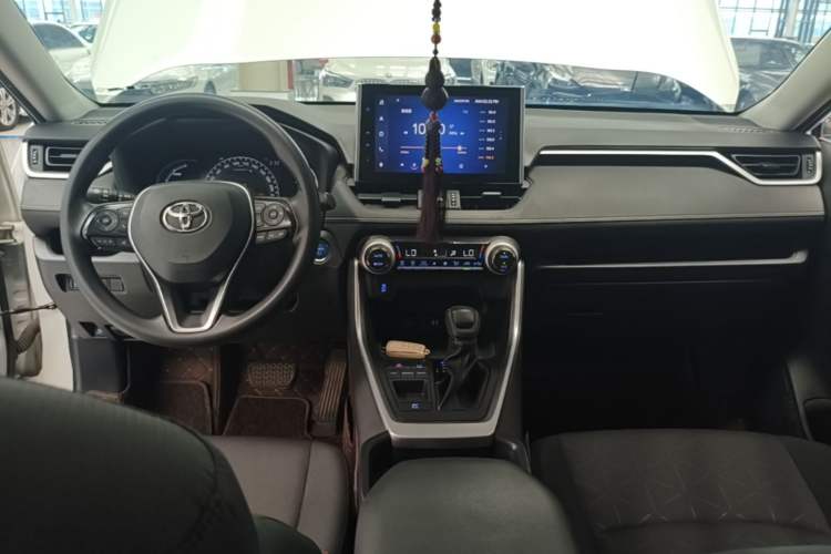 Used Toyota RAV4 2022 Dual-Engine 2.5L E-CVT Two-Wheel Drive Elite Edition Center Console