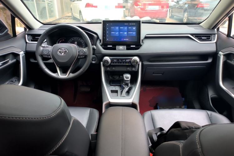 Used Toyota RAV4 2022 2.0L CVT Two-Wheel Drive Fashion Plus Edition Center Console