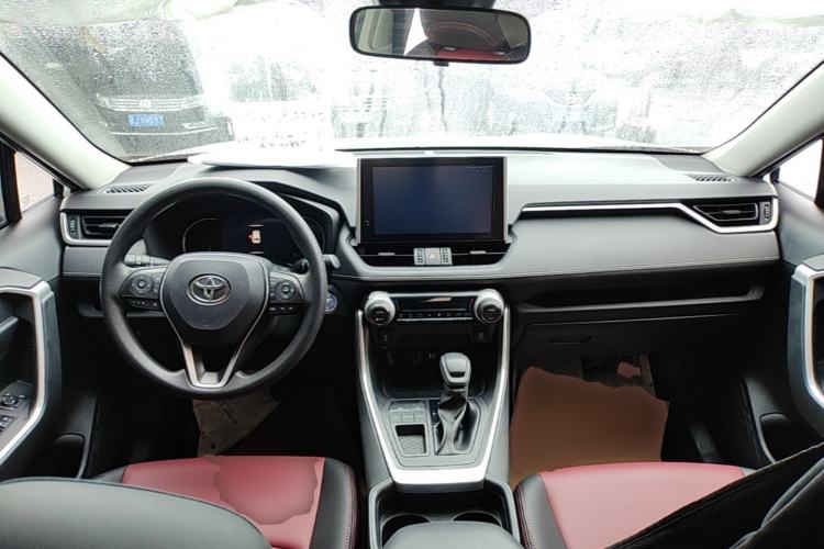 Used Toyota RAV4 2022 2.0L CVT Two-Wheel Drive Fashion Edition Center Console