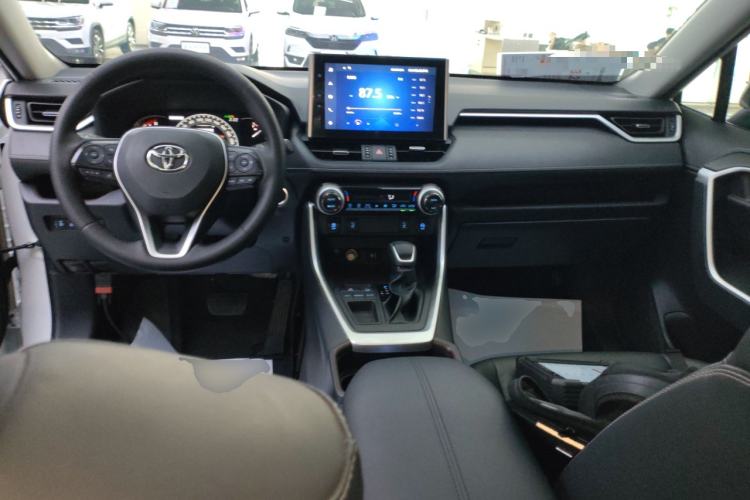 Used Toyota RAV4 2022 2.0L CVT Two-Wheel Drive Prestige Edition Center Console
