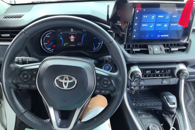 Used Toyota RAV4 2022 Dual-Engine 2.5L E-CVT Four-Wheel Drive Elite Plus Edition Center Console