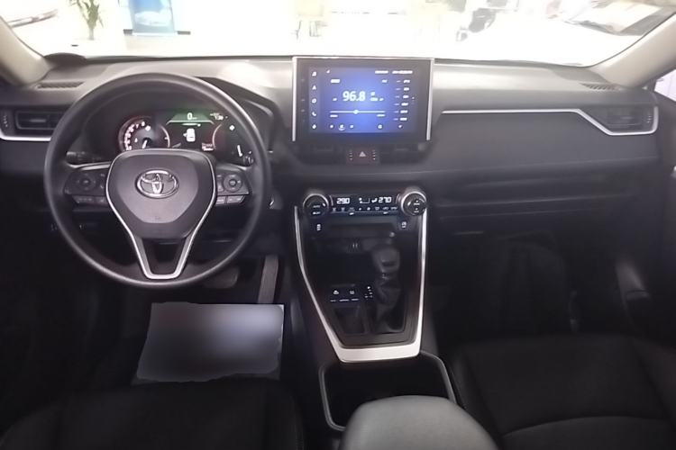 Used Toyota RAV4 2022 2.0L CVT Two-Wheel Drive Fashion Edition Center Console