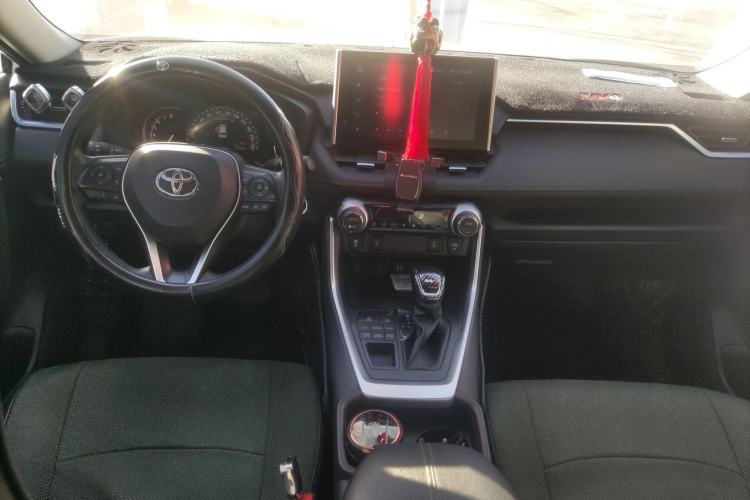 Used Toyota RAV4 2022 2.0L CVT 4x4 Style Plus Edition Center Console