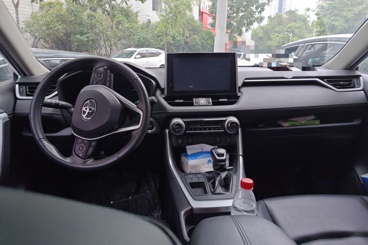 Used Toyota RAV4 2022 2.0L CVT Two-Wheel Drive Fashion Plus Edition Center Console