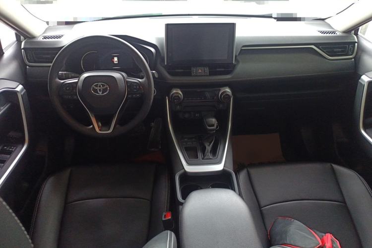 Used Toyota RAV4 2022 2.0L CVT Two-Wheel Drive Fashion Edition Center Console
