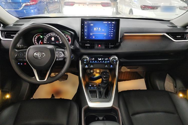 Used Toyota RAV4 2022 2.0L CVT Two-Wheel Drive Fashion Plus Edition Center Console