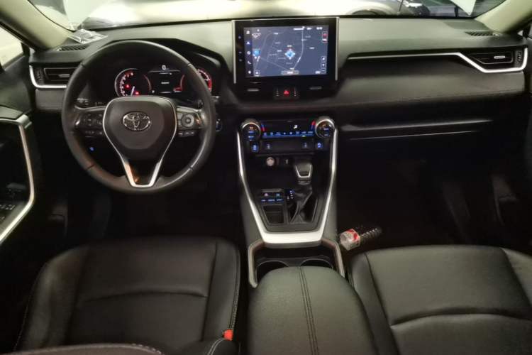 Used Toyota RAV4 2022 2.0L CVT Two-Wheel Drive Fashion Plus Edition Center Console