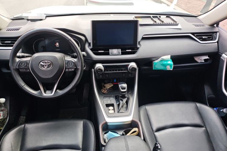 Used Toyota RAV4 2022 2.0L CVT Two-Wheel Drive Fashion Plus Edition Center Console