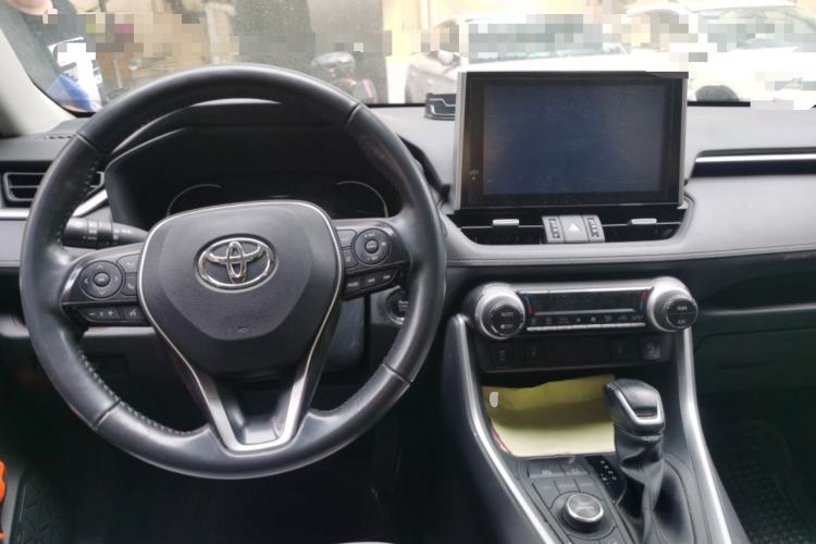 Used Toyota RAV4 2022 2.0L CVT Four-Wheel Drive Premium Edition Center Console