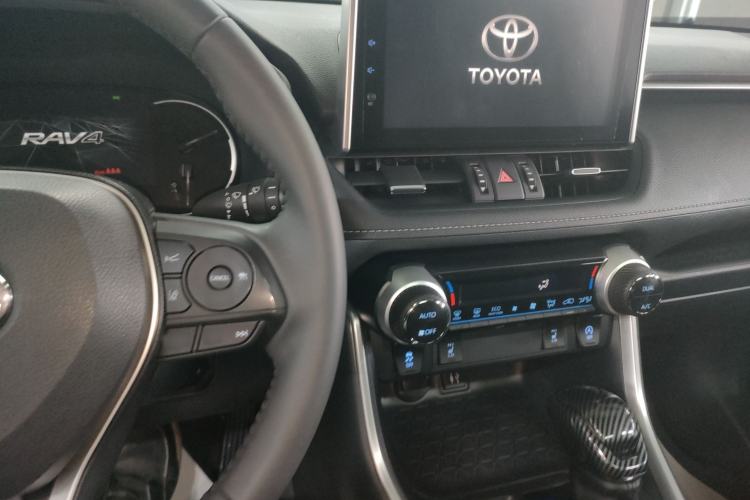 Used Toyota RAV4 2022 2.0L CVT Two-Wheel Drive Fashion Plus Edition Center Console
