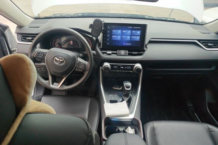 Used Toyota RAV4 2022 2.0L CVT Two-Wheel Drive Fashion Plus Edition Center Console