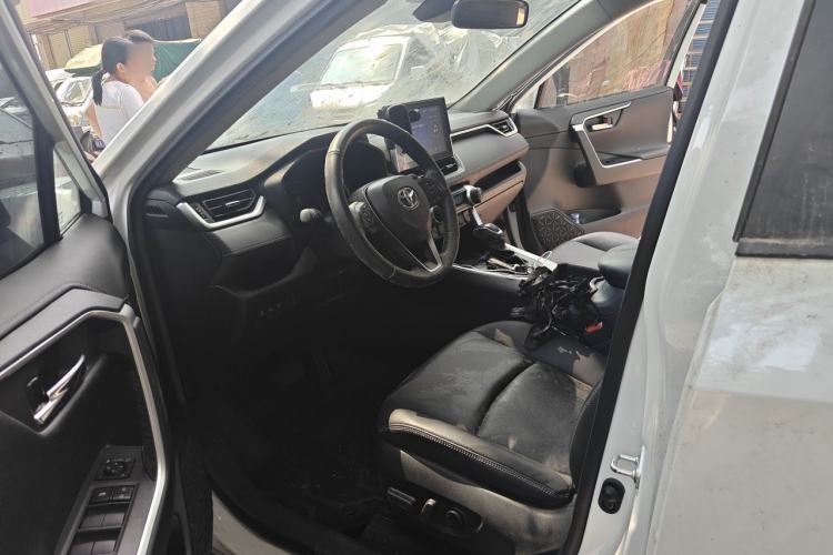 Used Toyota RAV4 2022 2.0L CVT Two-Wheel Drive Fashion Plus Edition Driver Seat