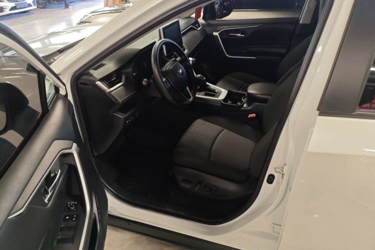 Used Toyota RAV4 2022 2.0L CVT Two-Wheel Drive Fashion Edition Driver Seat