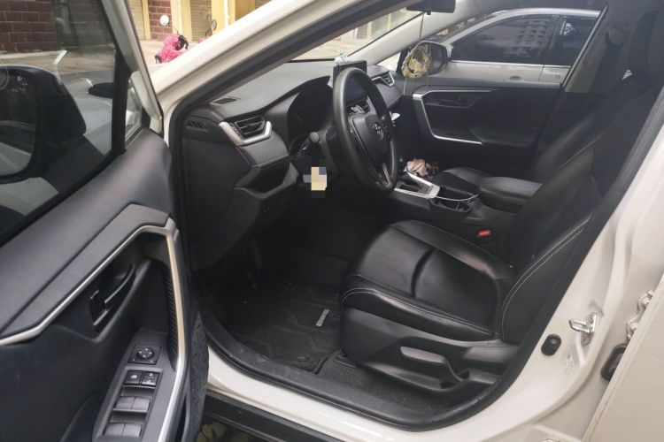 Used Toyota RAV4 2022 2.0L CVT Two-Wheel Drive Urban Edition Driver Seat