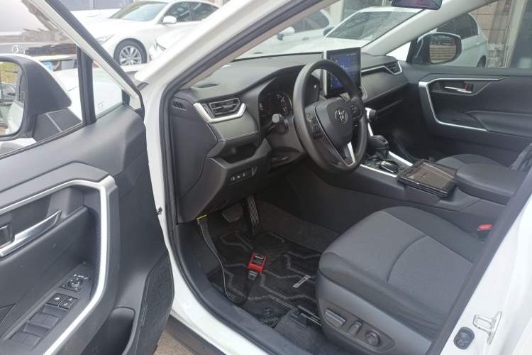 Used Toyota RAV4 2022 2.0L CVT Two-Wheel Drive Fashion Edition Driver Seat