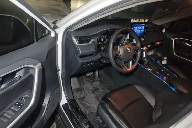 Used Toyota RAV4 2022 Dual-Engine 2.5L E-CVT Two-Wheel Drive Elite Edition Driver Seat