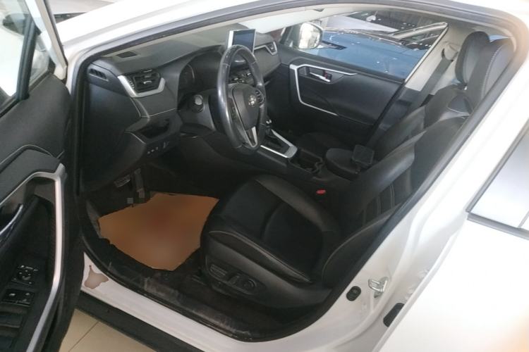 Used Toyota RAV4 2022 2.0L CVT Two-Wheel Drive Fashion Plus Edition Driver Seat