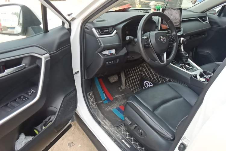 Used Toyota RAV4 2022 2.0L CVT Two-Wheel Drive Fashion Plus Edition Driver Seat