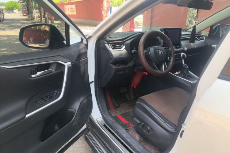 Used Toyota RAV4 2022 2.0L CVT Two-Wheel Drive Fashion Plus Edition Driver Seat