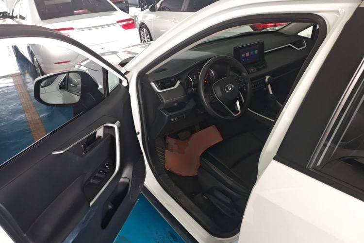 Used Toyota RAV4 2022 2.0L CVT Two-Wheel Drive Urban Edition Driver Seat