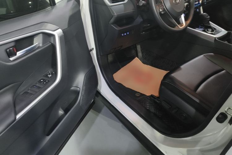 Used Toyota RAV4 2022 2.0L CVT Two-Wheel Drive Fashion Edition Driver Seat
