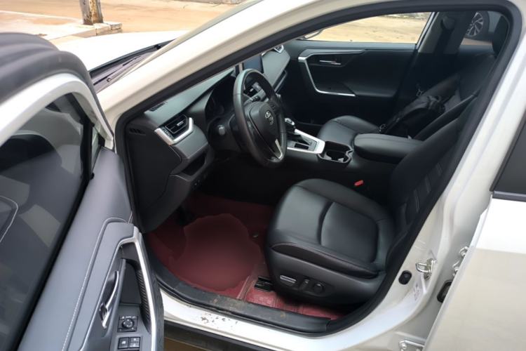 Used Toyota RAV4 2022 2.0L CVT Two-Wheel Drive Fashion Plus Edition Driver Seat
