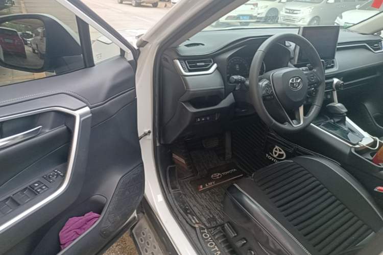 Used Toyota RAV4 2022 2.0L CVT Two-Wheel Drive Fashion Plus Edition Driver Seat